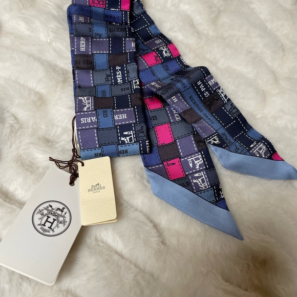 HERMES RIBBON PRINT TWILLY NWT - Picture 2 of 5